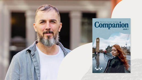 En man men grått hår och skägg. Omslaget till engelskläromedlet Companion.